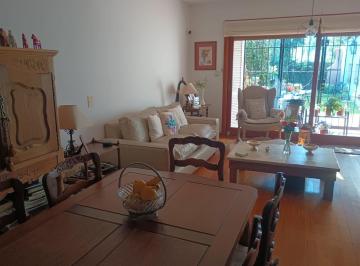 Casa · 150m² · 5 Ambientes · 1 Cochera · Excelente Dúplex en El Corazón de San Isidro