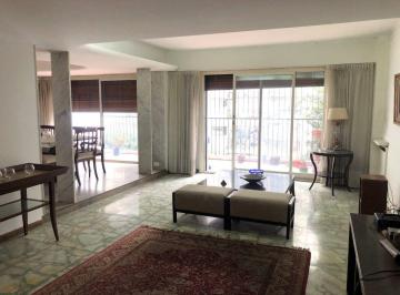 Departamento de 4 ambientes, Barracas · Departamento de 4 Ambientes con Dependencia, Espacio Guardacoche y Baulera