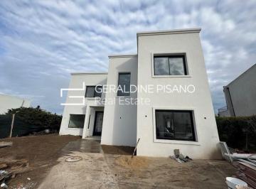 Casa · 173m² · 4 Ambientes · 1 Cochera · Casa en Venta en El Cantón Norte, El Cantón, Escobar