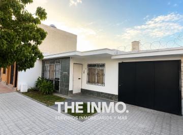 Casa de 5 ambientes, Guaymallén · Casa de 190 m² con 3 Dorm. en Alquiler en Unimev