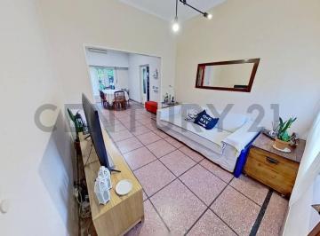 Casa · 216m² · 6 Ambientes · 2 Cocheras · Venta Casa 5 Ambientes Lanus Este