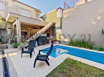 Casa · 216m² · 6 Ambientes · 2 Cocheras · Venta Casa 5 Ambientes Lanus Este