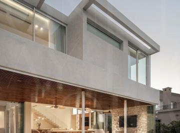 Casa · 460m² · 5 Ambientes · Casa en Venta, 5 Ambientes, en Barrio Muelles, Puertos del Lago, Escobar, Vistas a Laguna