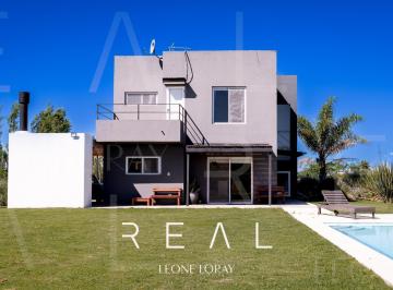Casa · 150m² · 5 Ambientes · 3 Cocheras · Casa en Venta, 5 Ambientes, en Barrio San Sebastian, Area 10, Pilar