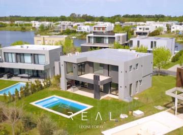 Casa · 234m² · 5 Ambientes · 2 Cocheras · Casa en Venta, 5 Ambientes, en Puertos del Lago Barrio Acacias, Escobar