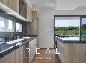 Casa · 175m² · 5 Ambientes · 2 Cocheras · Casa en Venta Barrio Privado San Sebastian, Pilar