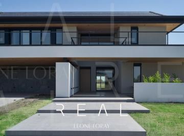 Casa · 425m² · 6 Ambientes · 2 Cocheras · Casa en Venta, 6 Ambientes, en La Providencia Country Club Canning, a Estrenar