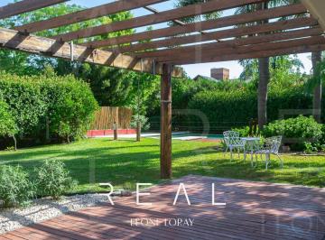 Casa · 256m² · 9 Ambientes · 2 Cocheras · Casa en Venta en El Rocio