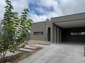 Casa · 159m² · 4 Ambientes · Casa en Venta Villa Michelo Maipu