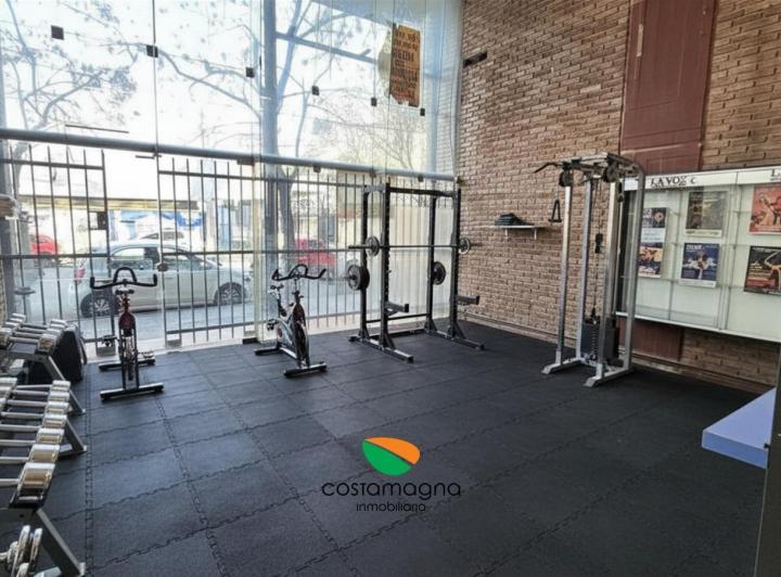 Local comercial · 168m² · 4 Ambientes