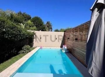 Casa · 84m² · 3 Ambientes · 448 Entre 26 y 27 Casa Duplex 2 Dormtorios con Pileta y Patio en Venta City Bell