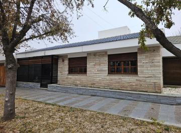 Casa · 200m² · 6 Ambientes · Alquiler de Hermosa Casa en Las Heras