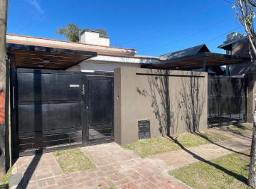 Casa · 500m² · 2 Dormitorios · 1 Cochera · Casa Zona Urbana