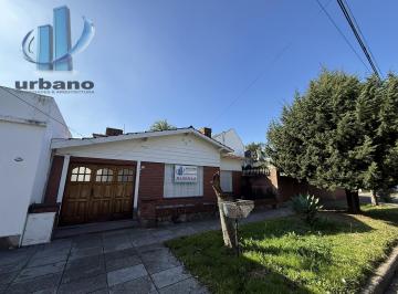 Casa · 70m² · 3 Ambientes · Casa en Alquiler 3 Amb. C/ Patio - Ramos Mejia