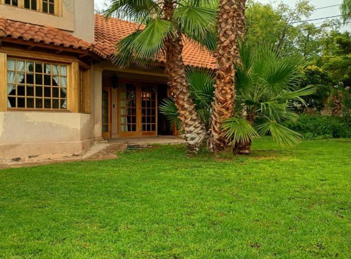 Casa · 410m² · 12 Ambientes · 2 Cocheras
