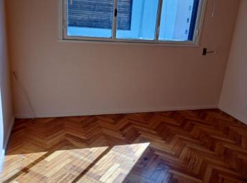 Departamento de 2 ambientes, Almagro · 2 Amb Amplios y Luminosos - Pringles y Av Rivadavia