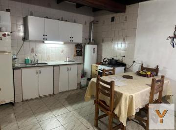 Casa · 150m² · 4 Ambientes · Casa en Venta - 2 Dorm. 1 Baño - La Plata