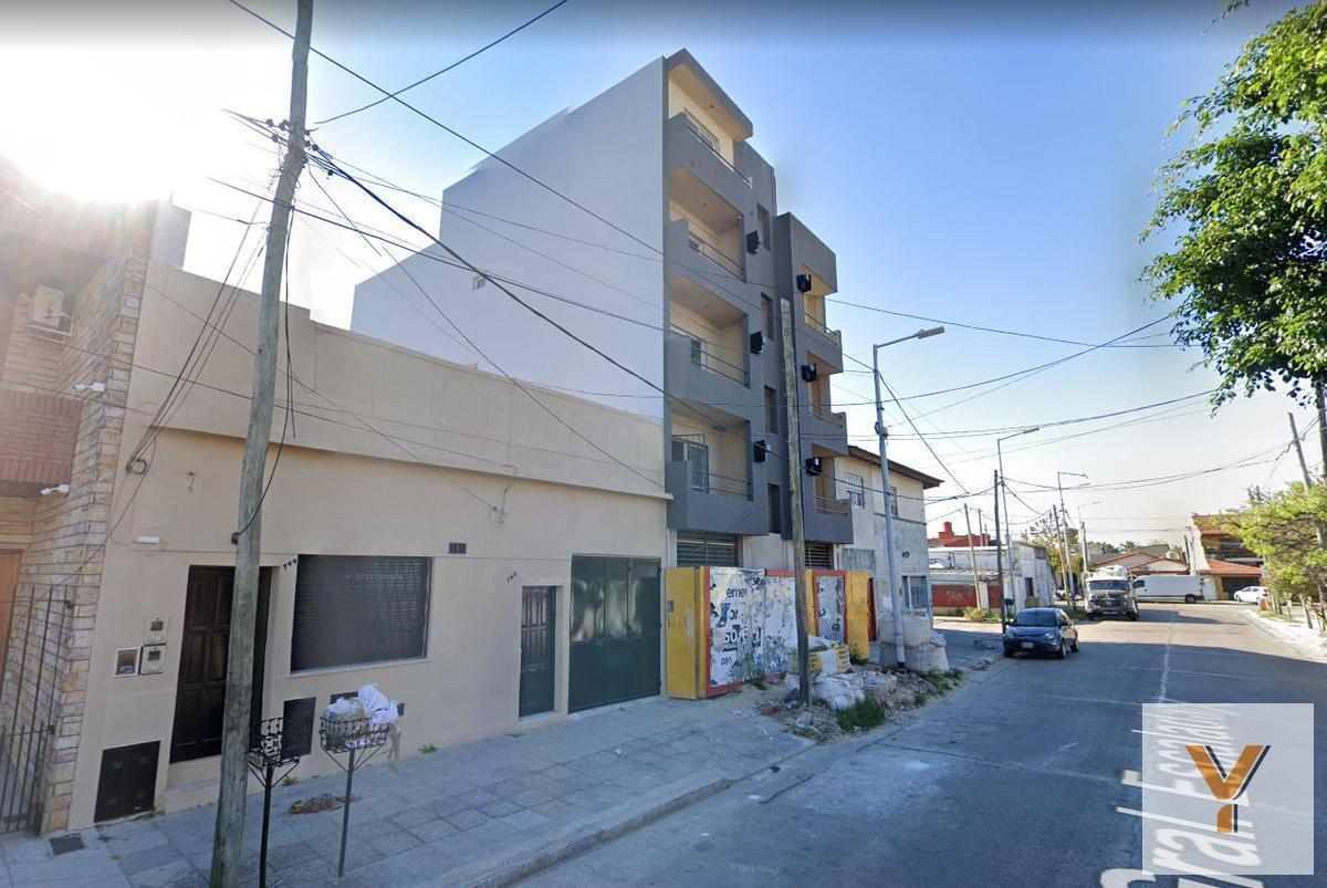 Escalada e/ Tafi y Zeballos, Sarandi, Avellaneda