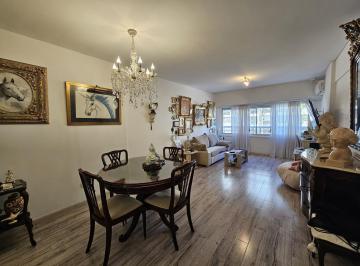 Departamento · 65m² · 3 Ambientes · Semipiso 3 Ambientes en La Perla con Balcón y Detalles de Categoría