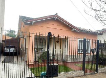 Casa · 110m² · 5 Ambientes · 4 Cocheras · Casa en Venta Apta Crédito - San Miguel