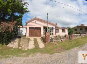 Casa · 180m² · 6 Ambientes · 2 Cocheras · Casa en Venta - 3 Dorm. 2 Baños - Cochera - 1.089 m² - Mayu Sumaj, Córdoba