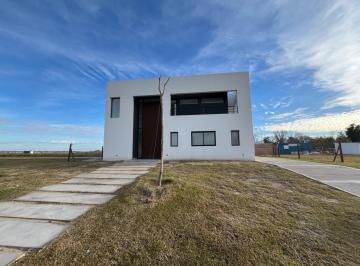 Casa · 183m² · 4 Ambientes · 2 Cocheras · Casa - Puertos del Lago