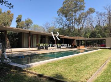 Casa · 650m² · 7 Ambientes · 2 Cocheras · Venta Casa Los Pingüinos Siete Ambientes