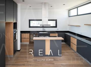 Casa · 192m² · 5 Ambientes · Casa en Venta, 5 Ambientes, Barrio San Lucas, Canning