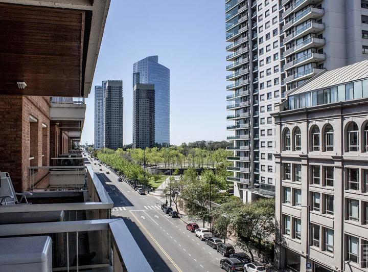 Alquiler Departamento 3 Ambientes Cochera y Amenities. Puerto Madero