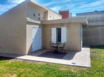 Casa de 4 ambientes, Córdoba · Casa en Alquiler 2 Dorm., Cochera y Amplio Jardín