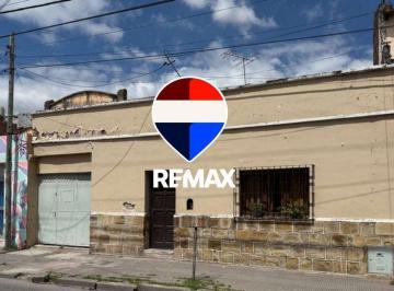 Casa · 140m² · 4 Ambientes · 1 Cochera · Casa 2 Dorm. Venta Zona Macrocentro 300 m²