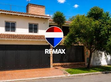 Casa · 440m² · 6 Ambientes · 1 Cochera · Casa Venta Alto La Loma con Quincho 4 Dorm.