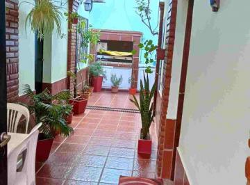 Casa · 76m² · 3 Ambientes · Venta Casa PH 3 Ambientes Ramos Mejia Locales