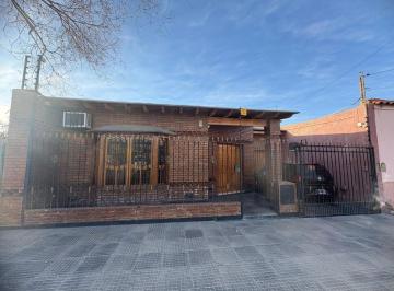 Casa · 150m² · 4 Ambientes · 1 Cochera · Casa + Departamento en Venta Coquimbito Maipu