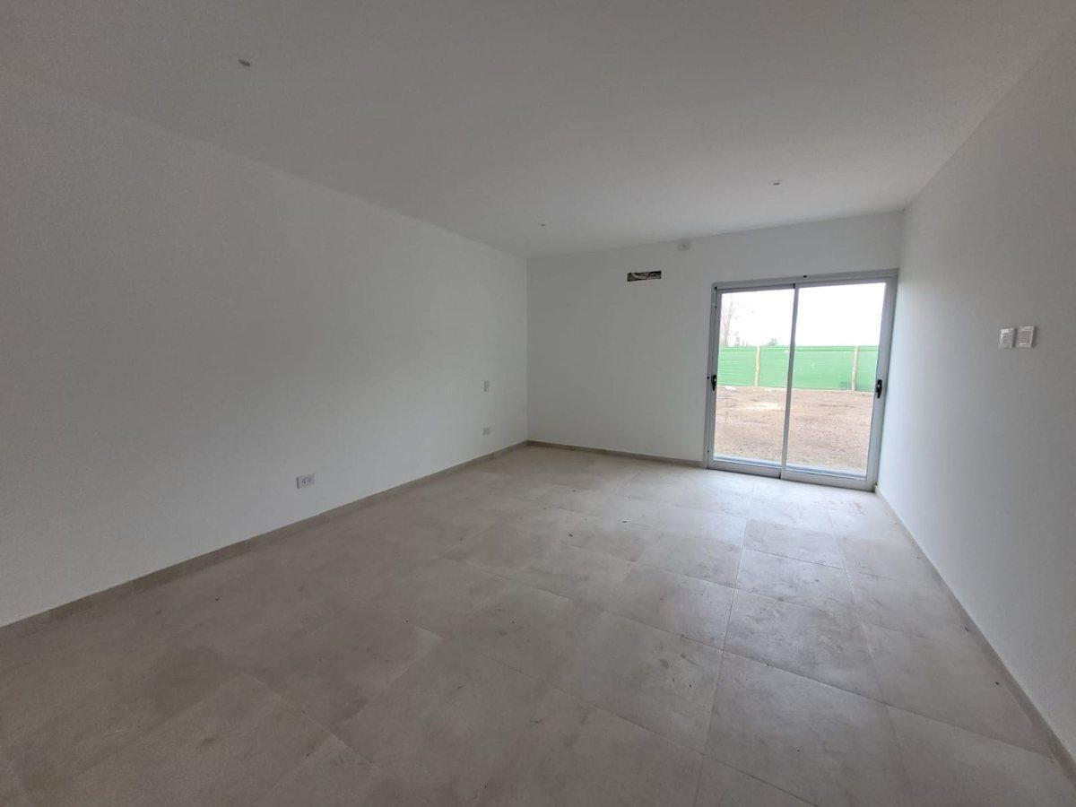 Acceso Sur - Lateral Oeste 2200