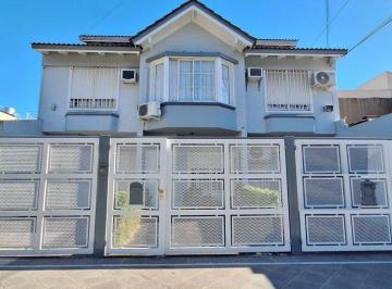 Casa · 84m² · 4 Ambientes · 1 Cochera · Venta PH 4 Amb en Villa Luzuriaga