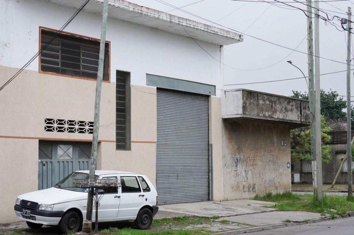 Guadalupe 2200,  Valentín Alsina, Lanús