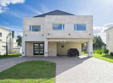 Casa · 357m² · 7 Ambientes · 4 Cocheras · Alquiler en Canning Saint Thomas Este Oeste