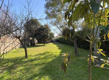 Casa · 76m² · 3 Ambientes · 1 Cochera · Casa 3 Ambientes Lote Propio con Parque y Quincho