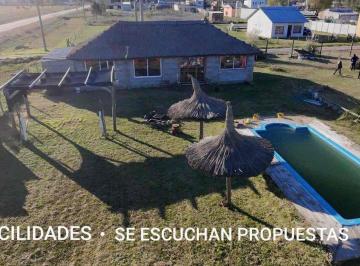 Quinta vacacional · 133m² · 1 Dormitorio · Venta Quinta con Piscina en San Miguel del Monte