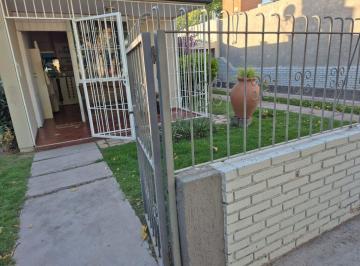 Casa · 90m² · 3 Ambientes · 1 Cochera · Venta de Casa en 2do B° Cec de San Martín, Mza