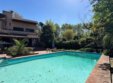 Casa · 233m² · 4 Ambientes · 1 Cochera · Venta Casa 4 Amb Pileta Quincho - Parque Leloir