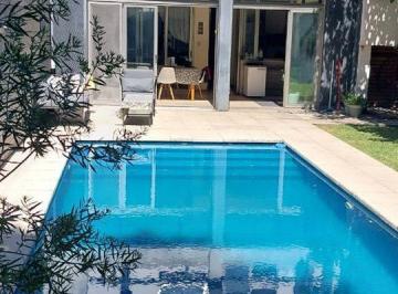 Casa · 350m² · 7 Ambientes · 3 Cocheras · Venta Casa 7 Ambientes con Pileta y Quincho Beccar