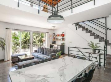 Casa · 146m² · 6 Ambientes · 2 Cocheras · Triplex de 6 Ambientes en Venta en Tigre