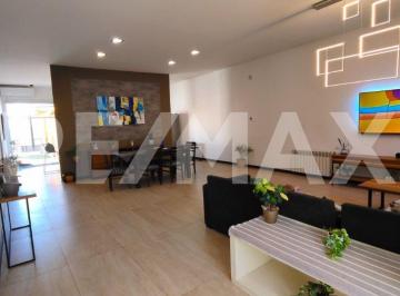 Casa · 249m² · 4 Ambientes · 2 Cocheras · Casa en Venta 3 Dorm. Barrio Los Platanos