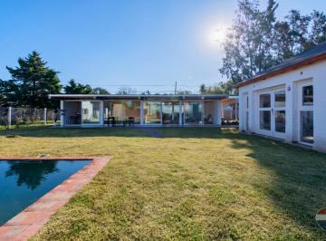 Casa · 175m² · 4 Ambientes · 3 Cocheras · Casa en Venta a Estrenar en La Plata