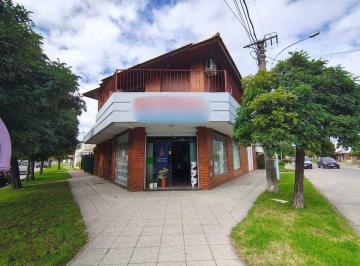 Casa · 331m² · 4 Ambientes · 1 Cochera · Venta Casa 4 Amb Mas Local y Cochera