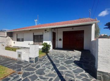 Casa · 114m² · 3 Ambientes · 2 Cocheras · Venta Casa 3 Amb con Gran Parque Cerca de La Costa