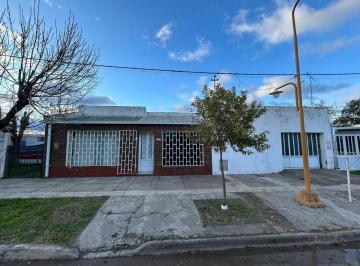 Casa · 265m² · 4 Ambientes · 1 Cochera · Venta Casa en San Carlos Sud