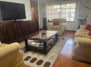Casa · 162m² · 4 Ambientes · 1 Cochera · Casa en Venta Castelar Norte Quincho y Parrilla
